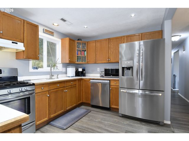 206 Sw 4TH St, Troutdale, OR 97060