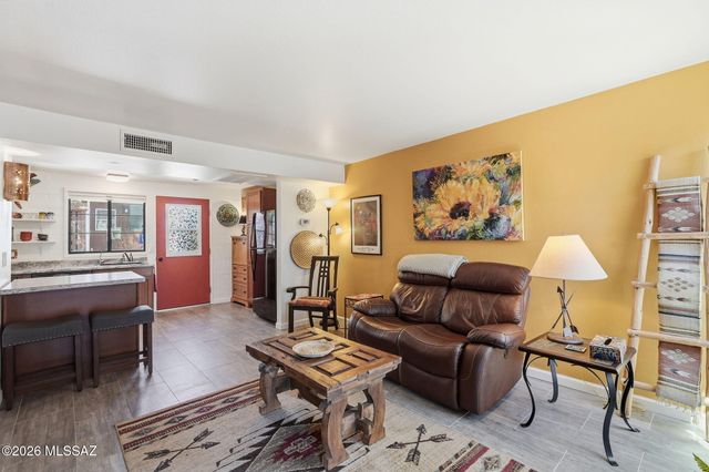 176 S Paseo Sarta Apt B, Green Valley, AZ 85614