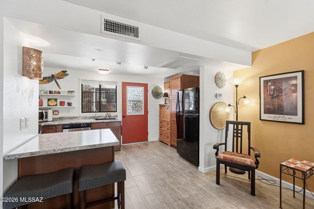 176 S Paseo Sarta Apt B, Green Valley, AZ 85614