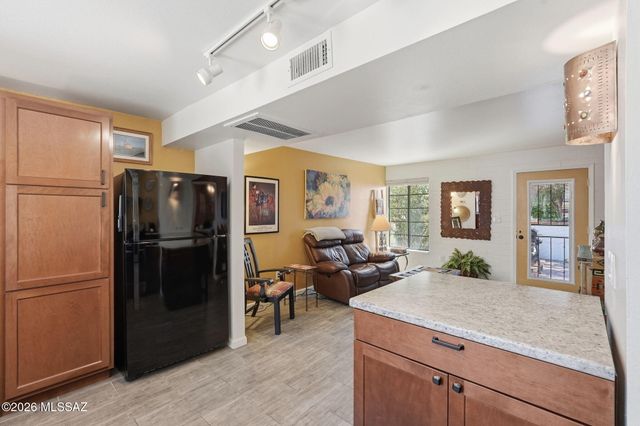 176 S Paseo Sarta Apt B, Green Valley, AZ 85614