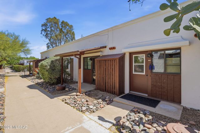 176 S Paseo Sarta Apt B, Green Valley, AZ 85614