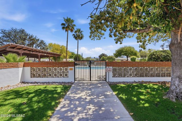 176 S Paseo Sarta Apt B, Green Valley, AZ 85614