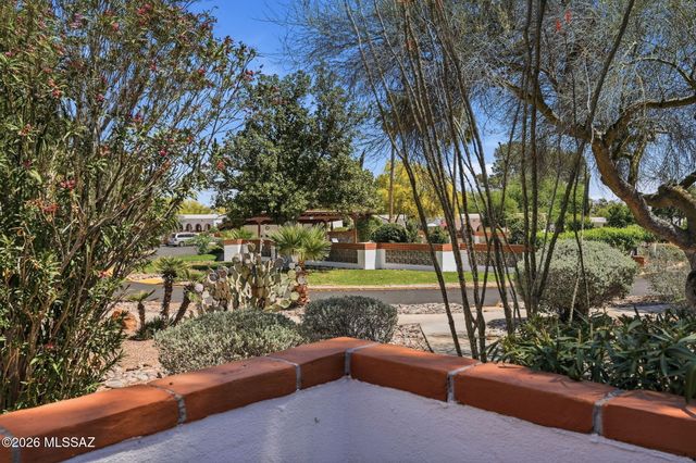176 S Paseo Sarta Apt B, Green Valley, AZ 85614