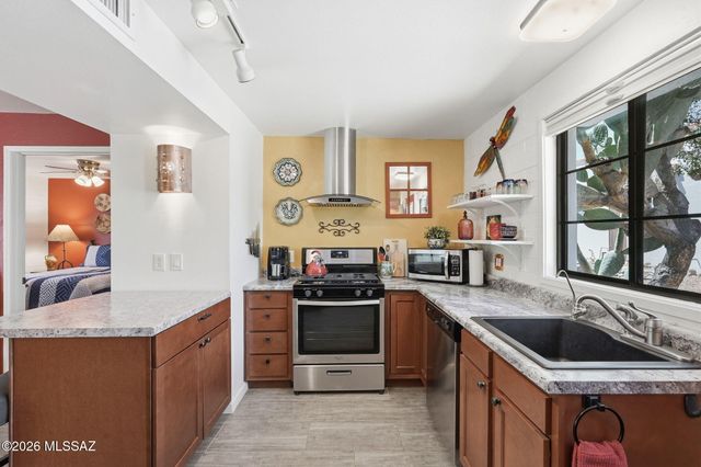 176 S Paseo Sarta Apt B, Green Valley, AZ 85614