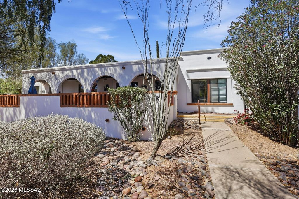 176 S Paseo Sarta Apt B, Green Valley, AZ 85614