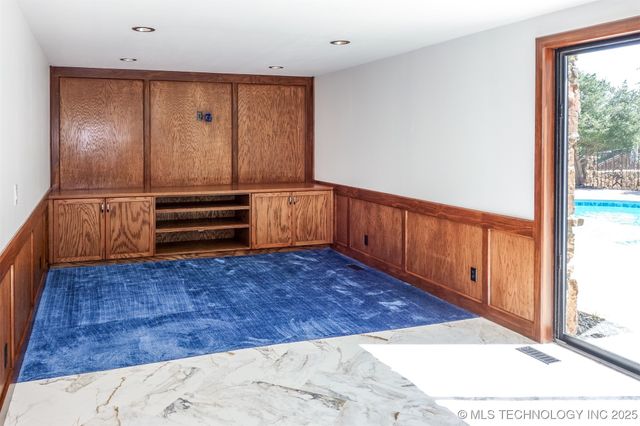 6642 E 60th Place, Tulsa, OK 74145