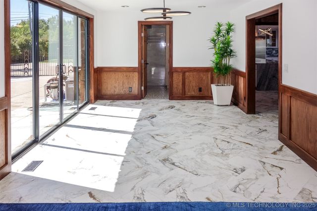 6642 E 60th Place, Tulsa, OK 74145