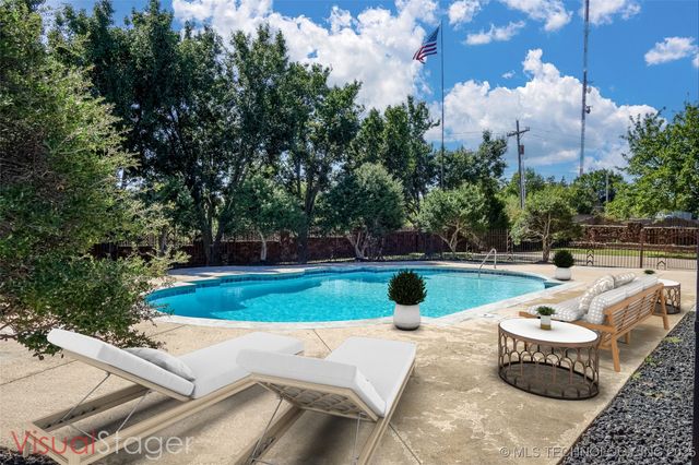 6642 E 60th Place, Tulsa, OK 74145