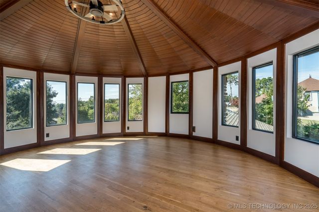 6642 E 60th Place, Tulsa, OK 74145