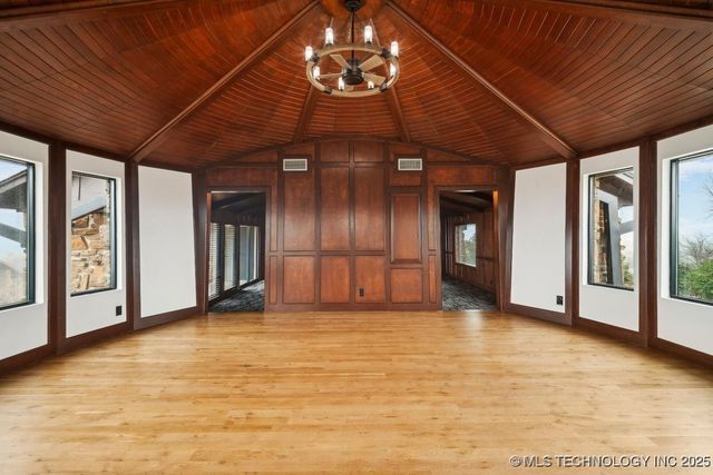 6642 E 60th Place, Tulsa, OK 74145