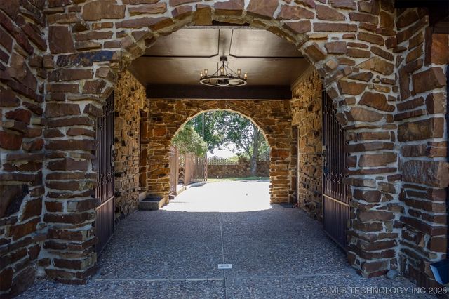 6642 E 60th Place, Tulsa, OK 74145