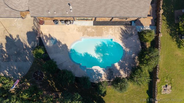 6642 E 60th Place, Tulsa, OK 74145