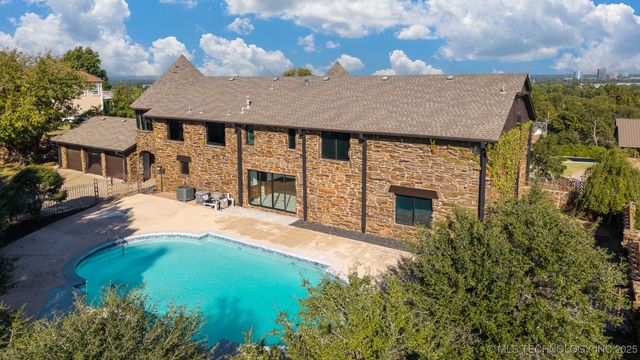 6642 E 60th Place, Tulsa, OK 74145