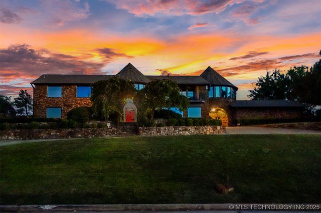 6642 E 60th Place, Tulsa, OK 74145