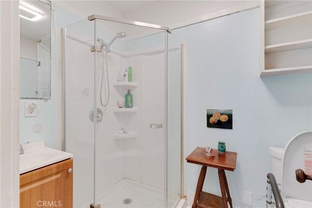 523 N Lake, Los Angeles, CA 90026