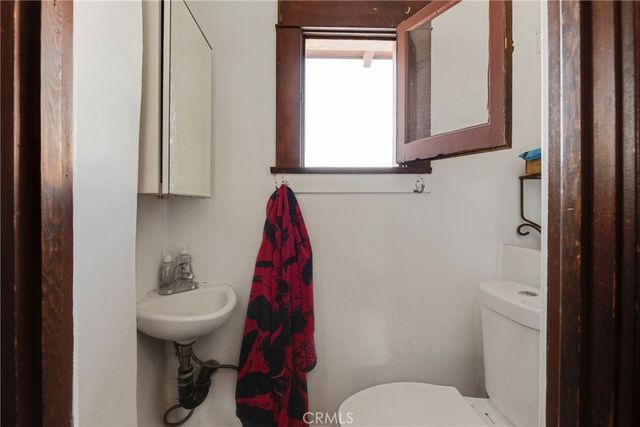 523 N Lake, Los Angeles, CA 90026