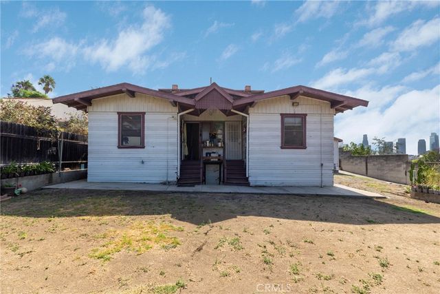 523 N Lake, Los Angeles, CA 90026