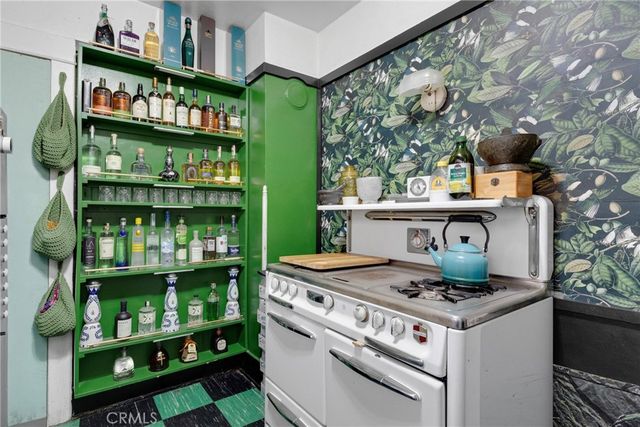 523 N Lake, Los Angeles, CA 90026
