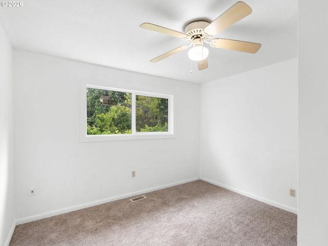 6481 Se 142ND Ave, Portland, OR 97236