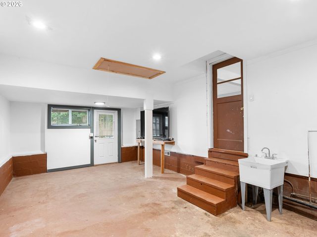 6481 Se 142ND Ave, Portland, OR 97236