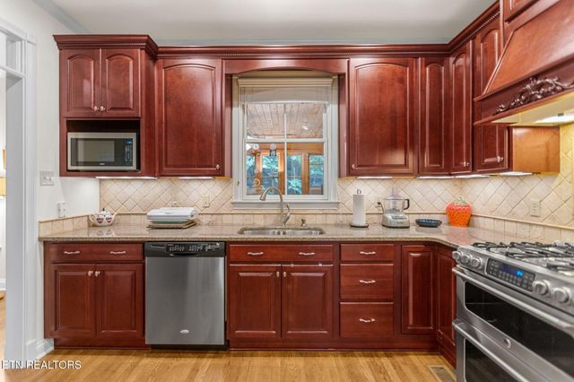 5227 Beverly Oaks Drive, Knoxville, TN 37918