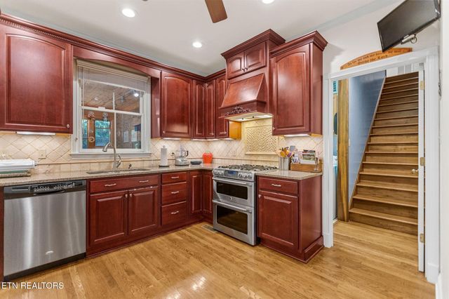 5227 Beverly Oaks Drive, Knoxville, TN 37918