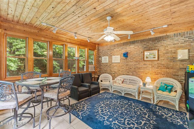 5227 Beverly Oaks Drive, Knoxville, TN 37918