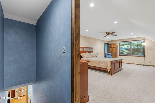 5227 Beverly Oaks Drive, Knoxville, TN 37918