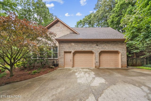 5227 Beverly Oaks Drive, Knoxville, TN 37918