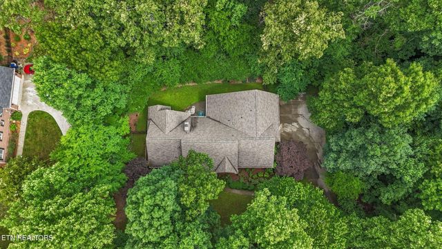 5227 Beverly Oaks Drive, Knoxville, TN 37918