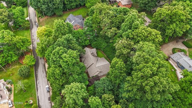 5227 Beverly Oaks Drive, Knoxville, TN 37918