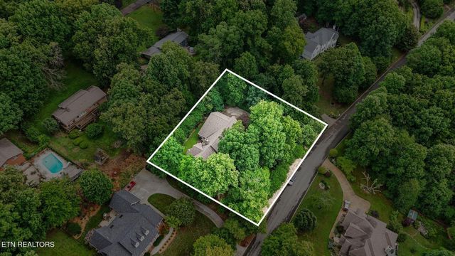5227 Beverly Oaks Drive, Knoxville, TN 37918