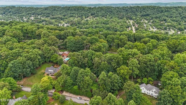 5227 Beverly Oaks Drive, Knoxville, TN 37918