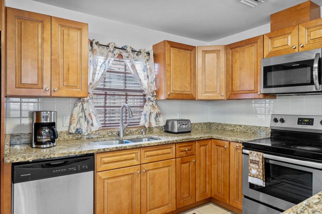 1120 NE 42nd Court, Pompano Beach, FL 33064