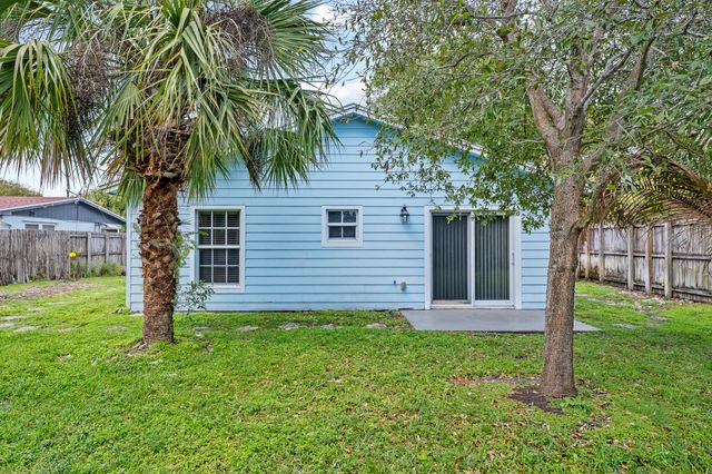 1120 NE 42nd Court, Pompano Beach, FL 33064