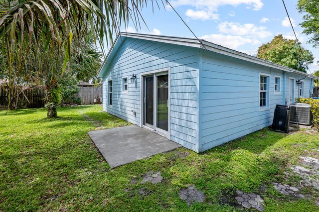 1120 NE 42nd Court, Pompano Beach, FL 33064