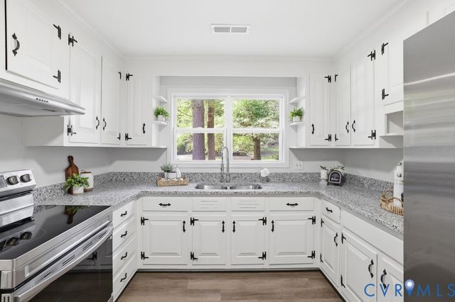 1611 Bolton Rd, Richmond, VA 23225