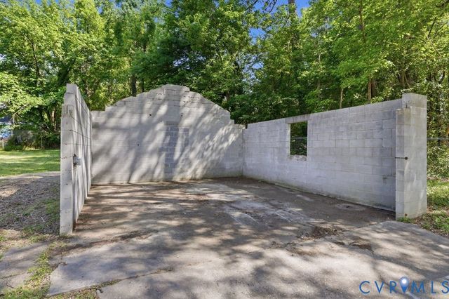 1611 Bolton Rd, Richmond, VA 23225