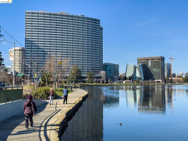 429 Euclid Ave, Oakland, CA 94610