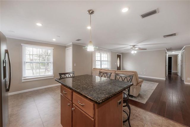 9618 N 55TH STREET, Temple Terrace, FL 33617