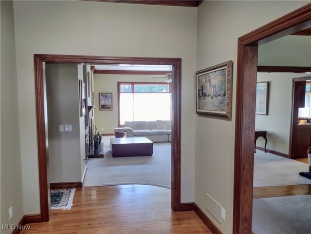 1185 Sand Run Road, Cuyahoga Falls, OH 44313