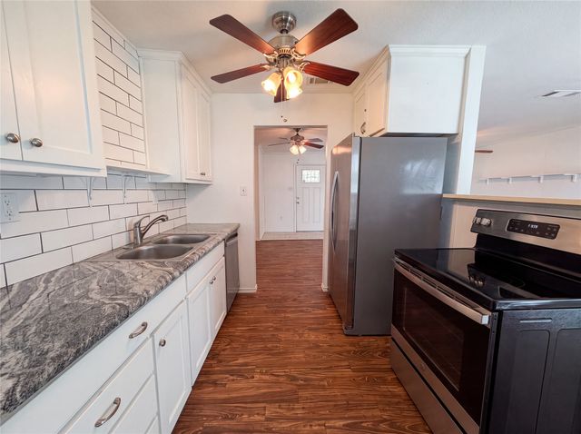 400 Causeway View, Seven Points, TX 75143