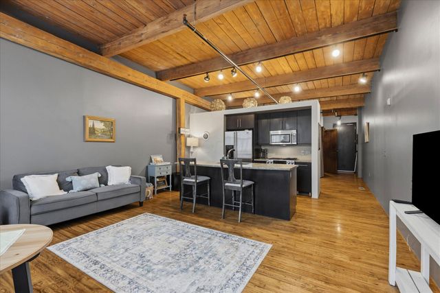 448 W Nationwide Boulevard, 404, Columbus, OH 43215