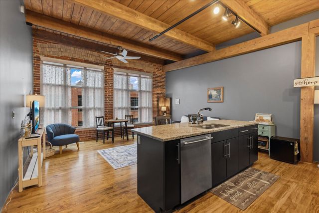 448 W Nationwide Boulevard, 404, Columbus, OH 43215