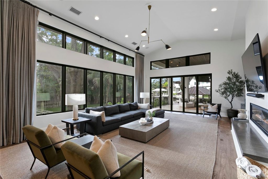 Image 19 of property listing at 603 MARMORA AVENUE, Tampa, FL 33606