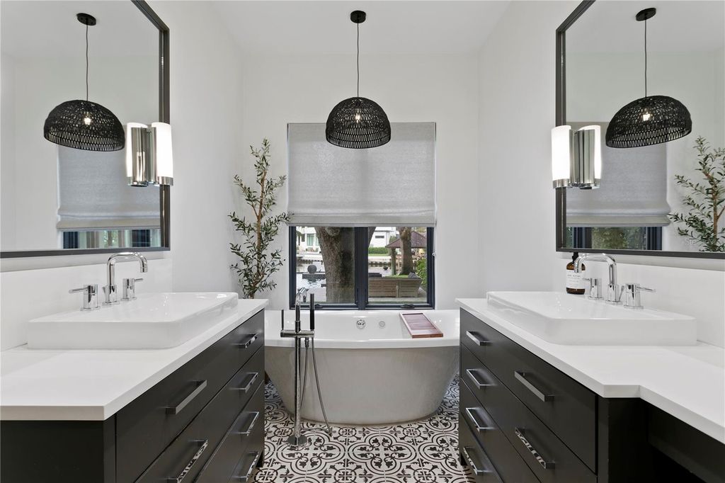 Image 30 of property listing at 603 MARMORA AVENUE, Tampa, FL 33606
