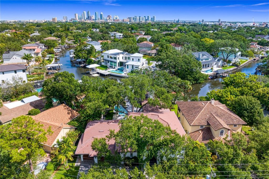 Image 37 of property listing at 603 MARMORA AVENUE, Tampa, FL 33606