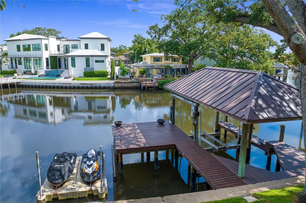 Image 38 of property listing at 603 MARMORA AVENUE, Tampa, FL 33606