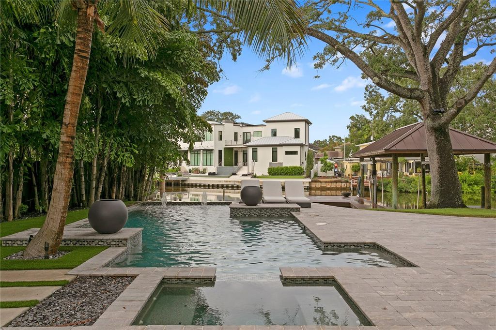 Image 5 of property listing at 603 MARMORA AVENUE, Tampa, FL 33606