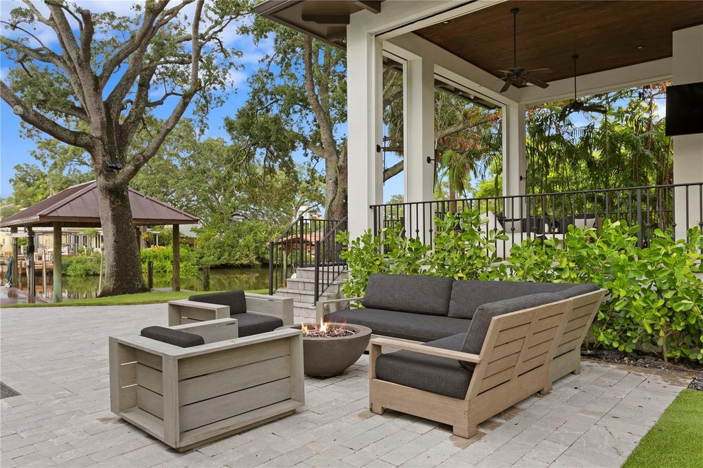 Image 6 of property listing at 603 MARMORA AVENUE, Tampa, FL 33606
